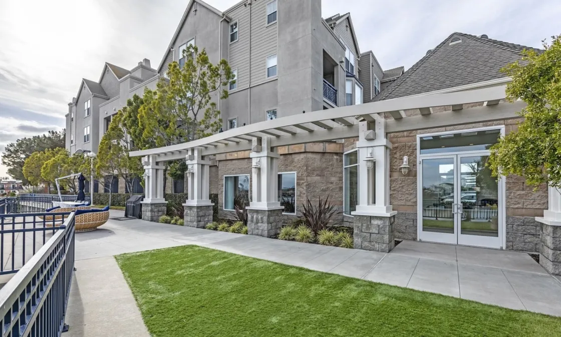 Mirmar Apartments