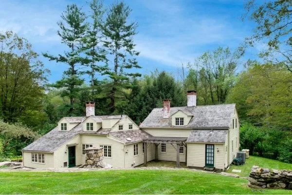 The Mohawk Estate