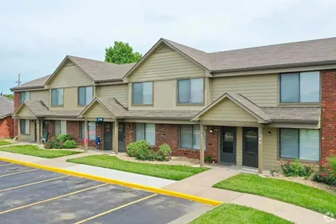 Villa West Apartments