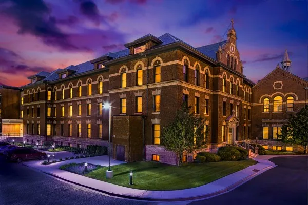 Senior Suites Chicago Norwood Park