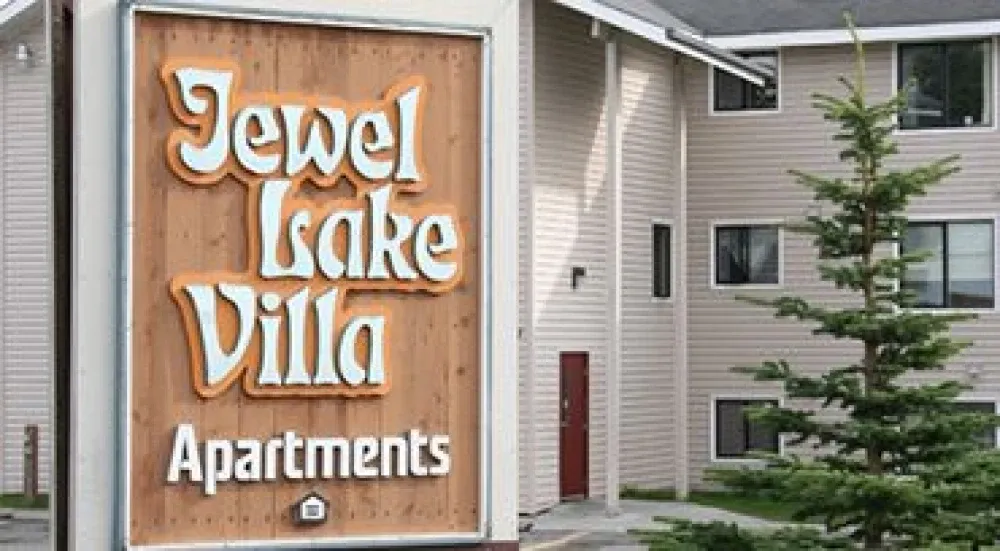 Jewel Lake Plaza