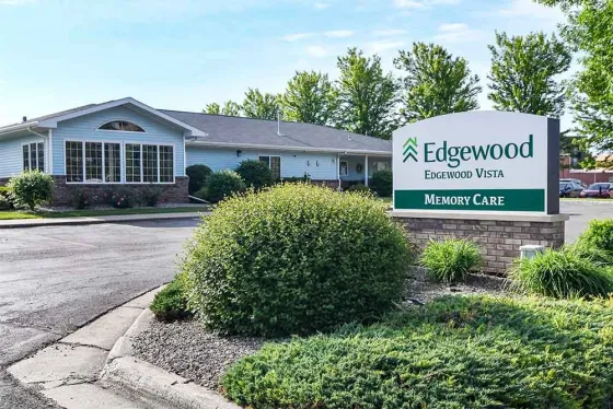 ND, Dickinson – Edgewood Hawks Point