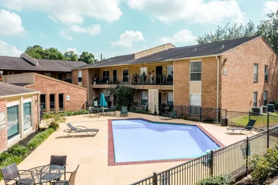 Bay Oaks Apartments