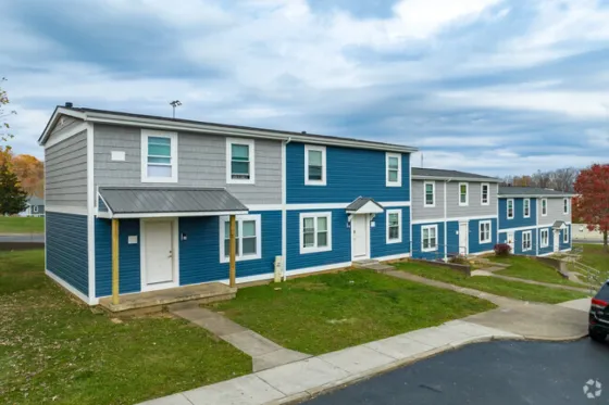 Cross Lanes Unity Apts.
