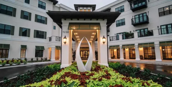Grand Living