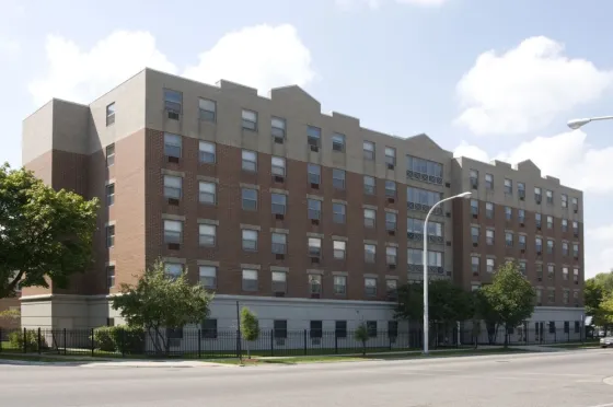 Senior Suites Belmont Cragin