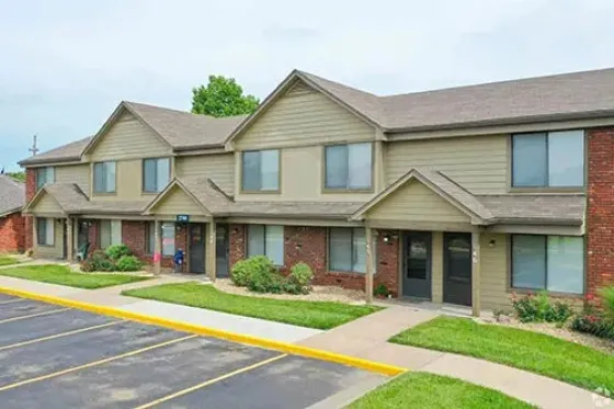Villa West Apartments