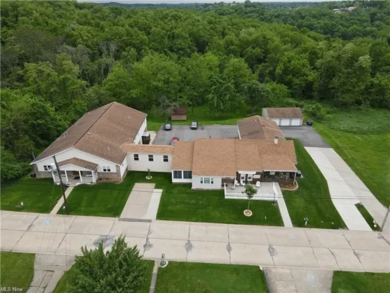 Woodland Hills Manor
