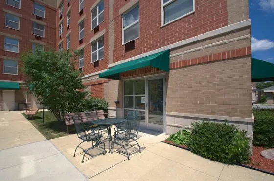 Senior Suites Jefferson Park